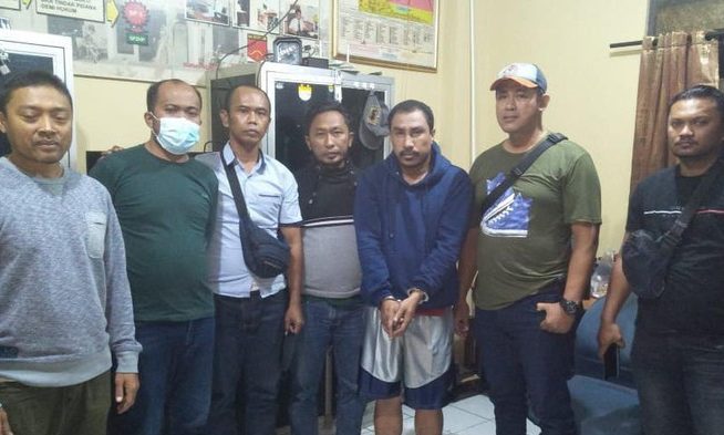 Pelaku Utama Pengeroyokan Anggota TNI AD Ditangkap di Dermaga Kepiting Pelabuhan Muara Baru
