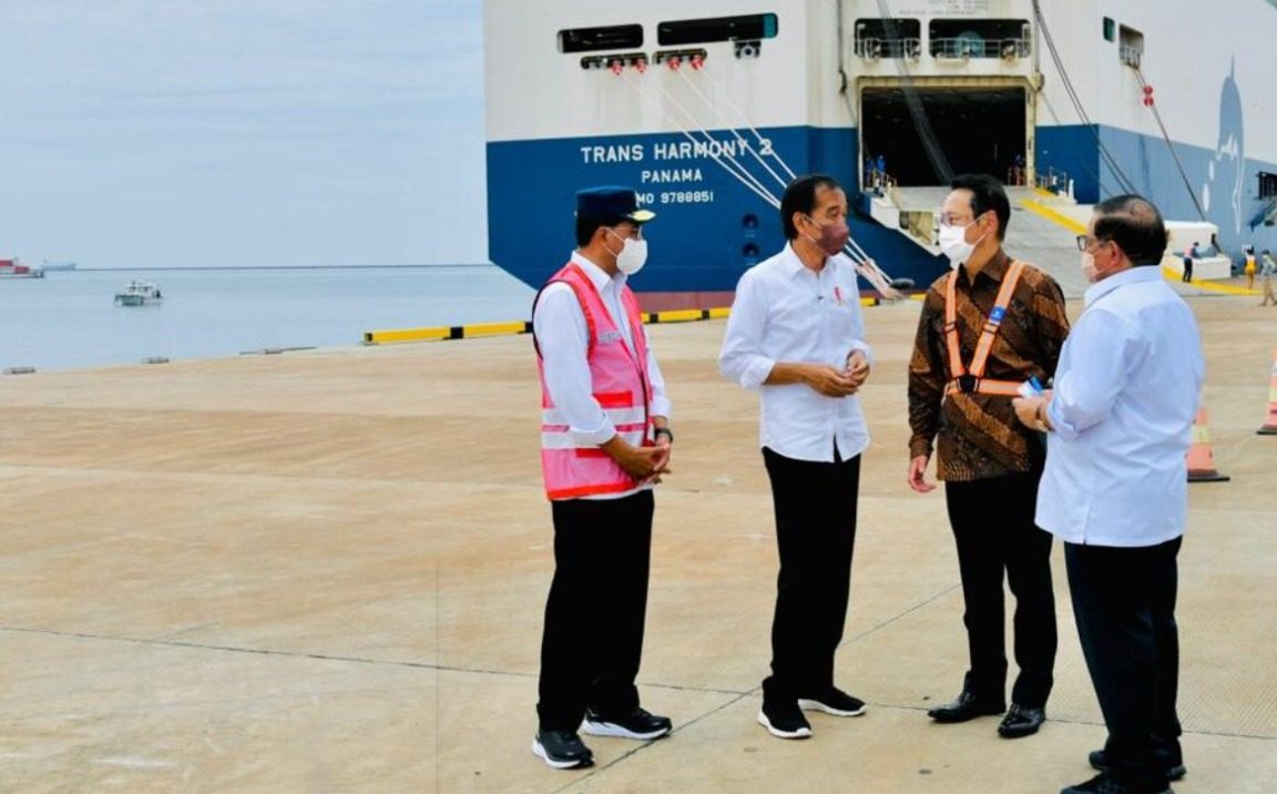 Dorong Pertumbuhan Negara, Jokowi Optimistis Ekspor Mobil via Pelabuhan Patimban Terus Meningkat
