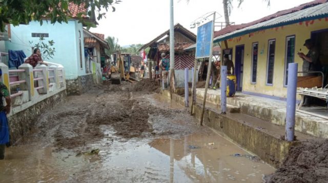Banjir dan Tanah Longsor di Garut, 3.702 Warga Terdampak