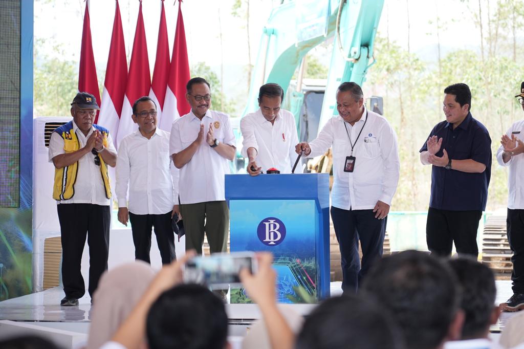 Presiden Jokowi Resmikan Pembangunan Kantor Pusat BI di IKN