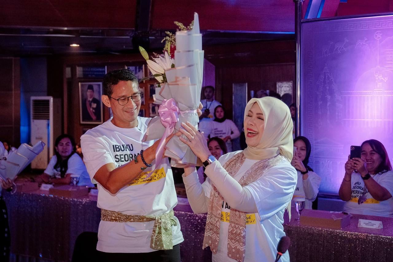 Menparekraf Hadiri Acara Peringatan Hari Ibu di Balairung Soesilo Soedarman